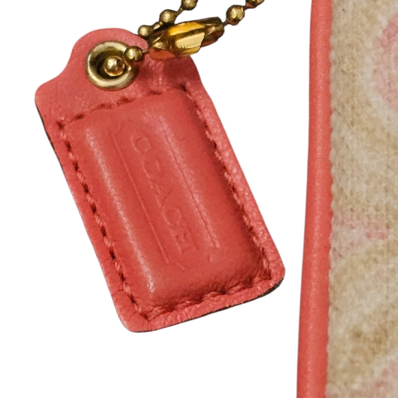 COACH Audrey Op Art Swirl Pink and Cream Wristlet Clutch - Picture 4 of 7